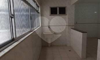 Imagem 2: Excelente apartamento colado ao Largo do Bicão[VP