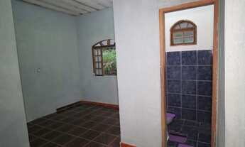 Imagem 5: CASA EM RUA Pública