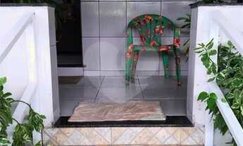 Imagem 7: Casa em Rocha Miranda, com terraço. [VP