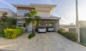 Imagem 2: Casa de condomínio sobrado para venda possui 261 metros quadrados com 5 quartos