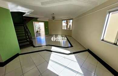 Imagem 3: Casa residencial com 3 quartos sendo 2 suítes disponível para locação no bairro Santa Môni