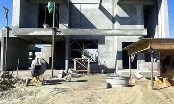 Imagem 6: Casa com 4 dormitórios sendo 4 suítes e 4 vagas de garagem em Tijucas/SC