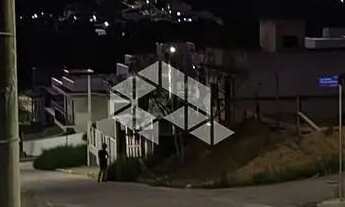 Imagem 4: Lindo e novíssimo sobrado com 2 suítes e pátio na frente e atrás, no melhor loteamento de