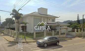 Imagem: Casa de Alto Padrão - Venda - 03 suítes