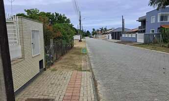 Imagem 2: Oportunidade na Praia do Sonho/SC Casa Duplex Semimobiliada a 450m do Mar!