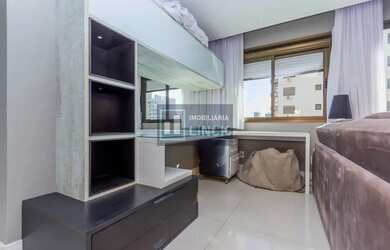 Imagem 6: Apartamento mobiliado de 2 dormitórios e 2 vagas de garagem no bairro Passo da Areia