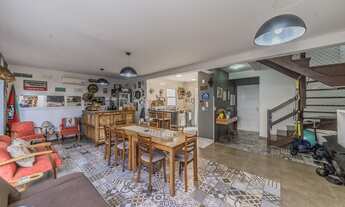 Imagem: Casa no condomínio Victoria Town Houses