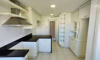 Imagem 7: Apto imenso, 3 suítes com gabinete. 1 por andar