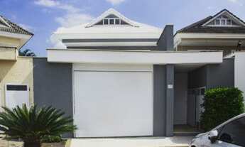 Imagem 2: Casa de condomínio para venda possui 285 metros quadrados com 5 quartos