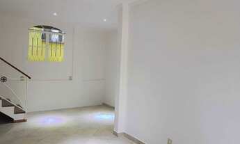 Imagem 3: Linda casa Linear de centro de terreno de 2 quartos em condomínio fechado