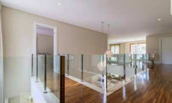 Imagem 6: Casa de condomínio para aluguel e venda possui 710 metros quadrados com 5 quartos