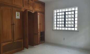 Imagem 3: Casa para aluguel tem 627 metros quadrados com 4 quartos. otima para co