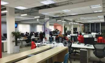 Imagem: Prédio comercial com renda, tendo 2818m2