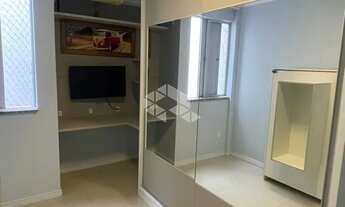 Imagem 3: Apartamento Semi-Mobiliado com 3 Dormitórios em Capoeiras - Florianópolis/SC