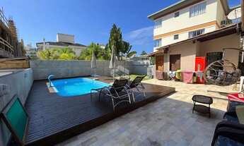 Imagem 3: CASA DE ALTO PADRÃO PRÓXIMA À PRAIA - MOBILIADA E COM PISCINA