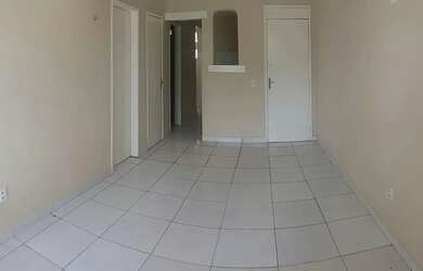 Imagem 4: Apartamento para aluguel possui 75 metros quadrados com 2 quartos em Varjota - Fortaleza