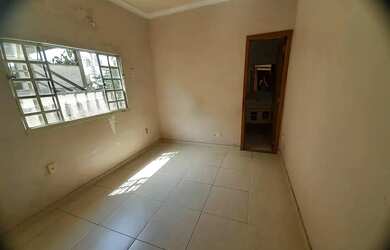 Imagem: Alugo casa com 250 metros quadrados com