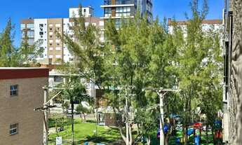 Imagem 2: A 1 QUADRA DO MAR! Amplo 2 Dorms + Suíte, Sacada e Churrasqueira!