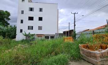 Imagem 4: Terreno com 366,60 com 15,60 m² de frente e fundos, com ótima localização