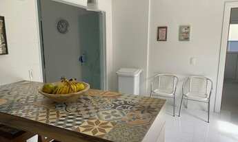 Imagem 2: Casa para venda com 307 metros quadrados com 4 quartos sendo 2 suítes