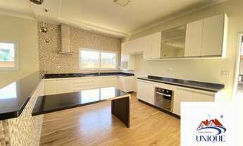 Imagem: Lindíssima casa com 3 suítes em condomínio