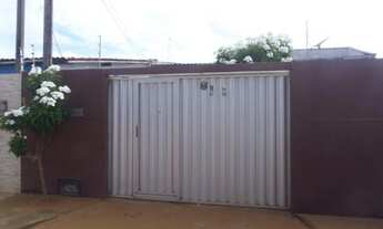 Imagem: Casa no planalto em rua pública