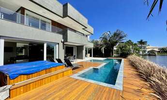 Imagem 6: Casa de condomínio sobrado para venda tem 580 metros quadrados com 6 quartos