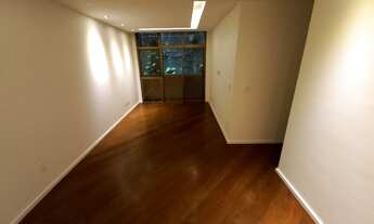 Imagem 4: Apartamento no Leblon, Rua Sambaiba, possui 83 m² com 3 quartos, 2 vagas garagem