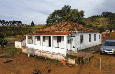 Imagem 2: Fazenda/Sítio/Chácara para venda tem 30000 metros quadrados com 4 quartos