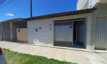 Imagem 2: (CM)) CASA C/2 QUARTOS/GARAGEM COBERTA EM PAU AMARELO