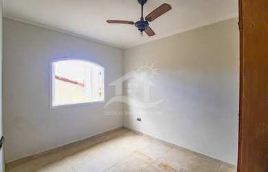 Imagem 2: Casa - com Mezanino no bairro Oásis, 800 metros da praia, Peruíbe-SP