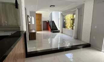 Imagem 3: Casa de condomínio para venda com 2015 metros quadrados com 4 quartos