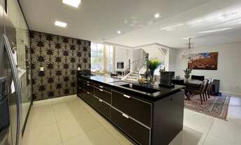 Imagem 2: Casa com 5 suítes em condomínio - Campeche