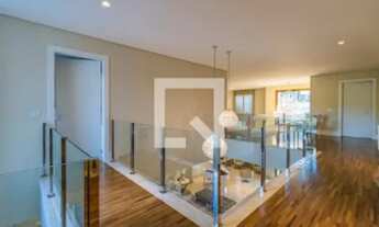 Imagem 5: Casa de condomínio para aluguel e venda possui 710 metros quadrados com 5 quartos