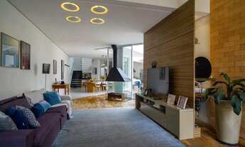 Imagem: Sobrado Alto Padrão com Piscina à venda