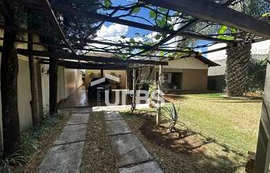 Imagem 3: Casa a venda no Setor Vila Nova - com 542 metros de terreno - 4 quartos - Na Avenida A