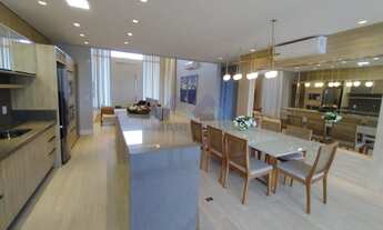 Imagem 4: Linda Casa com fundo lago em localização privilegiada, próxima a estrutura de lazer do con