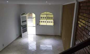 Imagem 2: Linda casa Linear de centro de terreno de 2 quartos em condomínio fechado