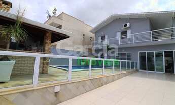 Imagem 5: Sobrado com piscina perto da praia com 4 dormitórios