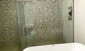 Imagem 4: Sobrado para venda com 432m², 5 suítes e área com piscina, no Residencial Amazonas - Franc