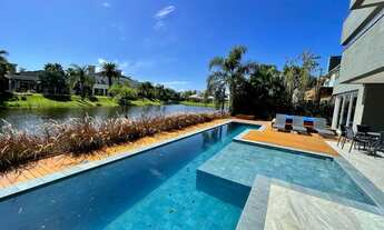 Imagem 2: Casa de condomínio sobrado para venda tem 580 metros quadrados com 6 quartos