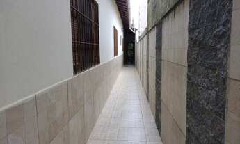 Imagem 3: Casa para venda possui 65 metros quadrados com 2 quartos em Caiçara - Praia Grande - SP