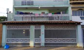 Imagem 1: Casa de 400 m² com 8 quartos e 5 vagas de garagem no Riacho Fundo I - Brasília - DF