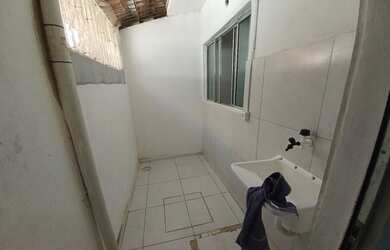 Imagem 6: (CM)) CASA C/2 QUARTOS/GARAGEM COBERTA EM PAU AMARELO