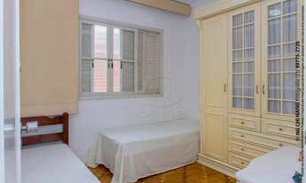 Imagem 2: Casa Sobreposta Alta com Sacada, 3 dormitórios sendo 1 suíte, Dependência Completa, 2 Vaga