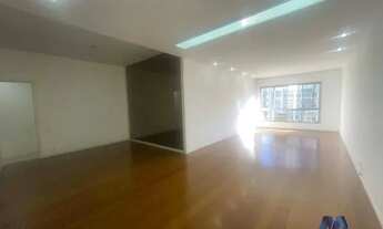 Imagem 2: Vendo apartamento no Leblon, 154 m², 1 p/ andar, 3 quartos (2 suítes), dep. empregada, 1