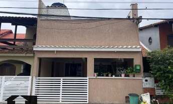 Imagem: Casa com piscina, à venda no condomínio