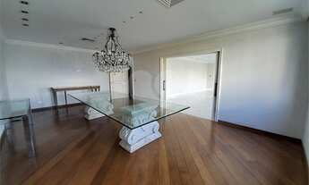 Imagem 3: Belo apartamento neoclássico para alugar no Jardim Europa