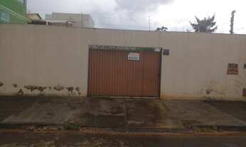 Imagem 2: Vendo lote com uma quitinete no fundo do lote 4 cômodos e uma area coberta grande