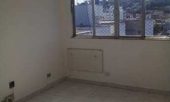 Imagem 3: Apartamento Amplo com Varanda na Vila da Penha (Na Rua do McDonald's